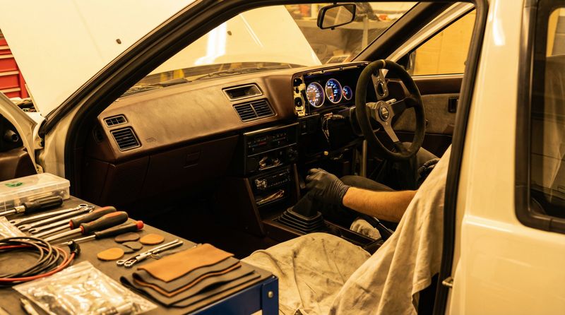 樱花动漫修车视频-丰田AE86内饰改装视频教程